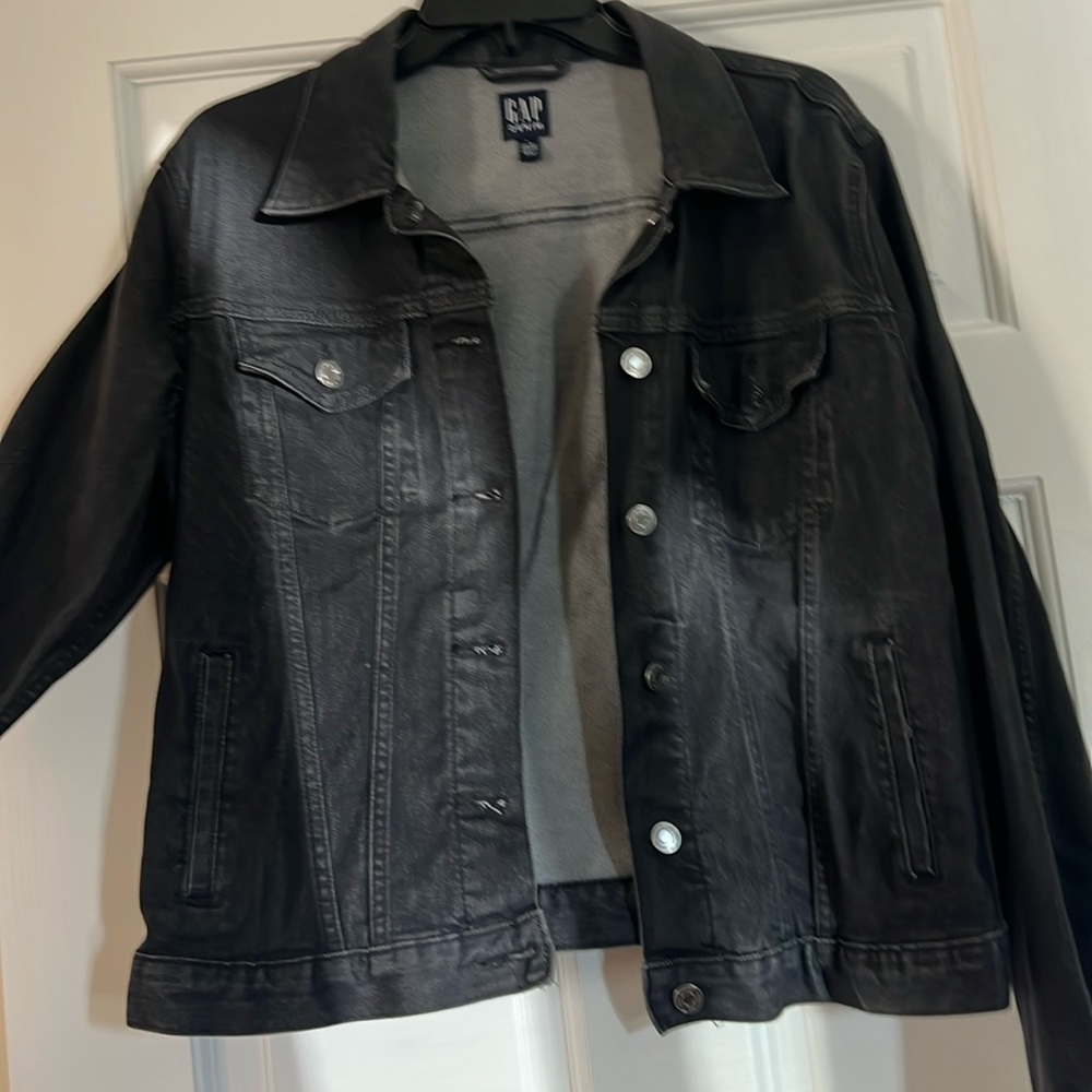 Gap denim jean jacket - women’s Large - brand new